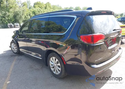 2017 Chrysler Pacifica Touring-L из США, поврежденный, VIN 2C4RC1BG9HR526708